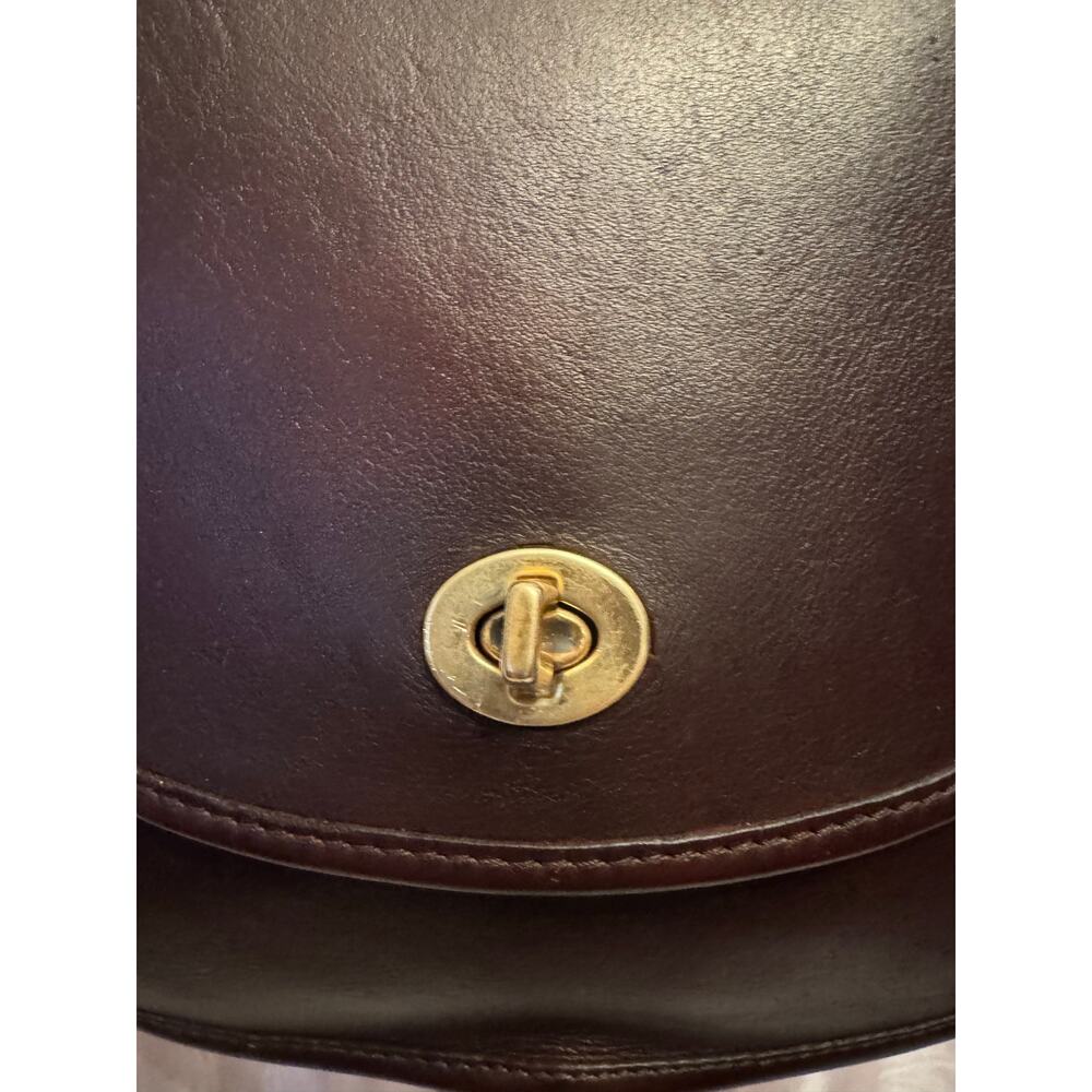 Vintage Coach 9988 Dark Mahogany Crescent Saddle Crossbody Made in / USA - Picture 3 of 14